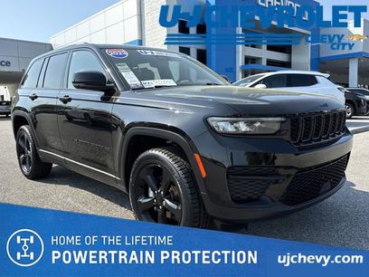 Used 2023 Jeep Grand Cherokee Altitude