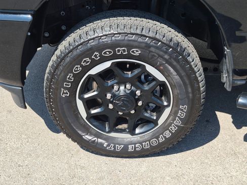 Used 2025 RAM 2500 Laramie AWD/4WD image 14