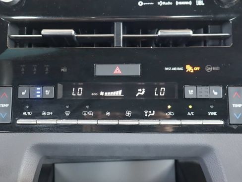 Used 2021 Toyota Avalon Limited w/ Advanced Safety Package FWD image 26