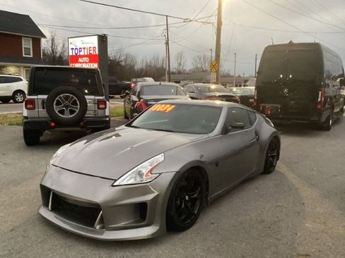 Used 2009 Nissan 370Z Touring w/ Sport Pkg image 1