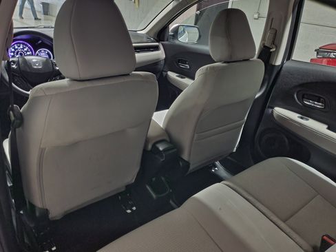 Used 2021 Honda HR-V LX image 12