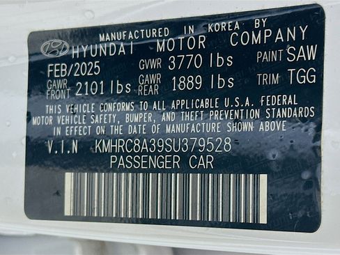 Used 2025 Hyundai Venue SEL image 11