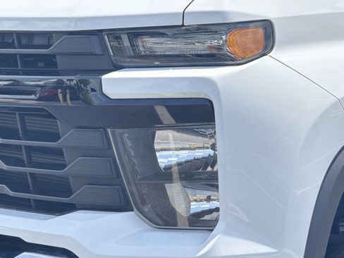 Used 2024 Chevrolet Silverado 2500 W/T AWD/4WD image 6