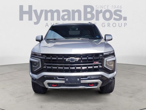 Used 2025 Chevrolet Suburban Z71 AWD/4WD image 8