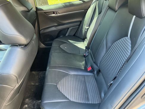 Used 2021 Toyota Camry SE FWD image 18