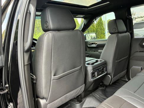 Used 2025 Chevrolet Silverado 1500 High Country AWD/4WD image 17