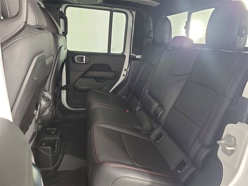 Used 2025 Jeep Gladiator Rubicon image 8