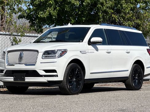 Certified 2021 Lincoln Navigator L Reserve image 8