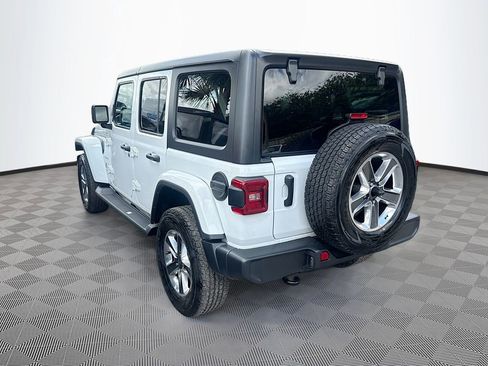 Used 2022 Jeep Wrangler Unlimited Sahara w/ LED Lighting Group AWD/4WD image 8
