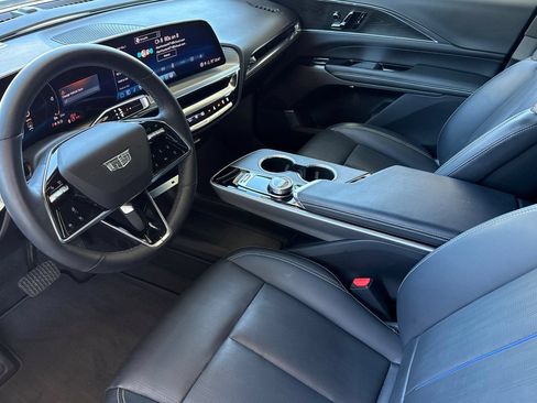 Used 2024 Cadillac Lyriq Luxury RWD image 5