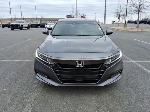 Used 2018 Honda Accord Sport image 2