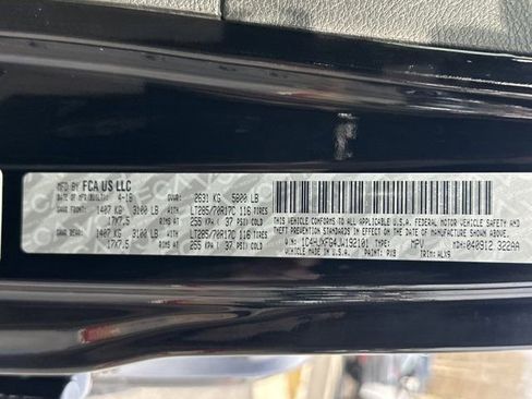 Used 2018 Jeep Wrangler Unlimited Rubicon w/ Dual Top Group image 33