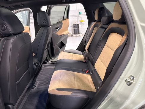 Used 2025 Chevrolet Equinox ACTIV AWD/4WD image 40