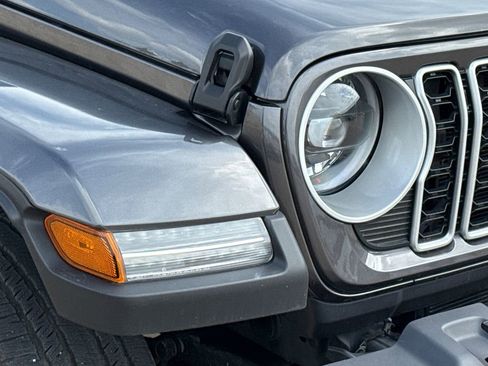 Used 2025 Jeep Wrangler Unlimited Sahara w/ Safety Group image 4