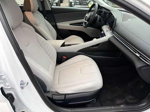 New 2026 Hyundai Elantra Limited image 27