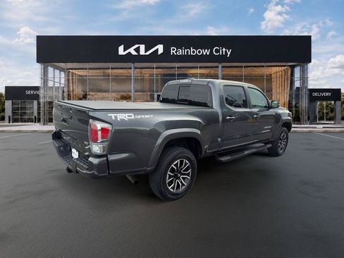 Used 2022 Toyota Tacoma TRD Sport w/ Technology Package RWD image 5