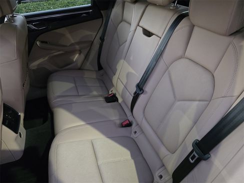 Used 2024 Porsche Macan S image 14