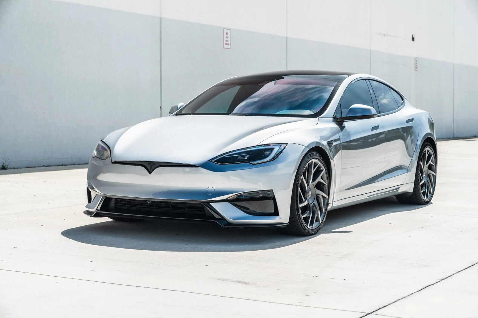 Used 2026 Tesla Model S Plaid AWD/4WD image 2