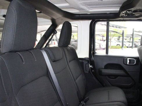 Used 2018 Jeep Wrangler Unlimited Sahara AWD/4WD image 51
