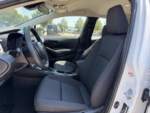Used 2025 Toyota Corolla LE FWD image 22