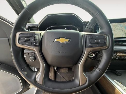 Used 2024 Chevrolet Silverado 2500 High Country w/ High Country Premium Package AWD/4WD image 11