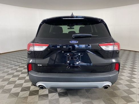 Used 2022 Ford Escape SE w/ Cold Weather Package FWD image 9
