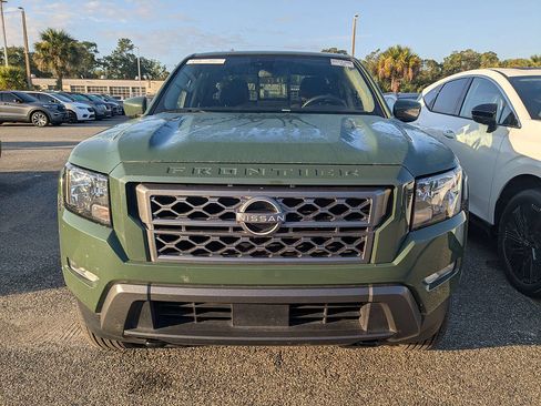 Used 2024 Nissan Frontier SV w/ Technology Package AWD/4WD image 2