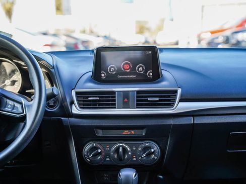 Used 2018 MAZDA MAZDA3 Sport image 13