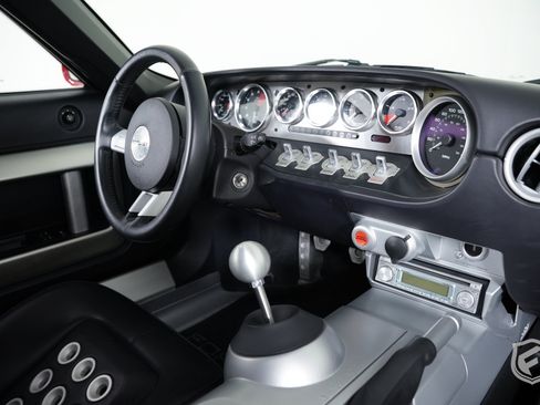 Used 2006 Ford GT RWD image 33