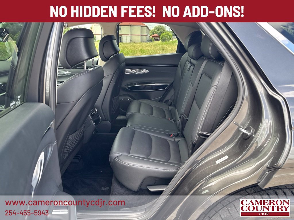 Used 2025 Genesis GV70 2.5T AWD/4WD image 14