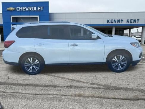Used 2018 Nissan Pathfinder SV w/ SV Tech Package AWD/4WD image 3