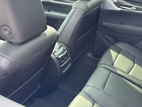 New 2026 Cadillac XT5 Sportv w/ LPO, Floor Liner Package image 33