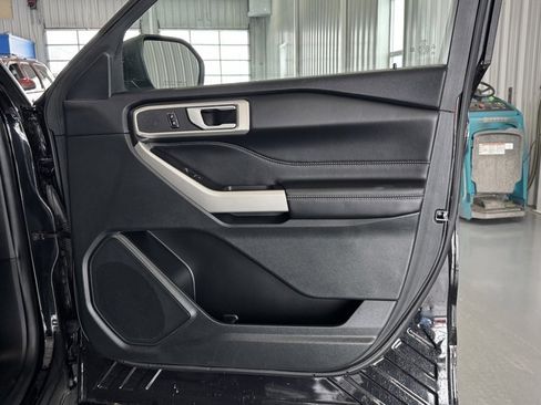 Used 2023 Ford Explorer XLT w/ Equipment Group 202A image 18