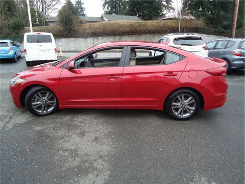 Used 2017 Hyundai Elantra SE image 9