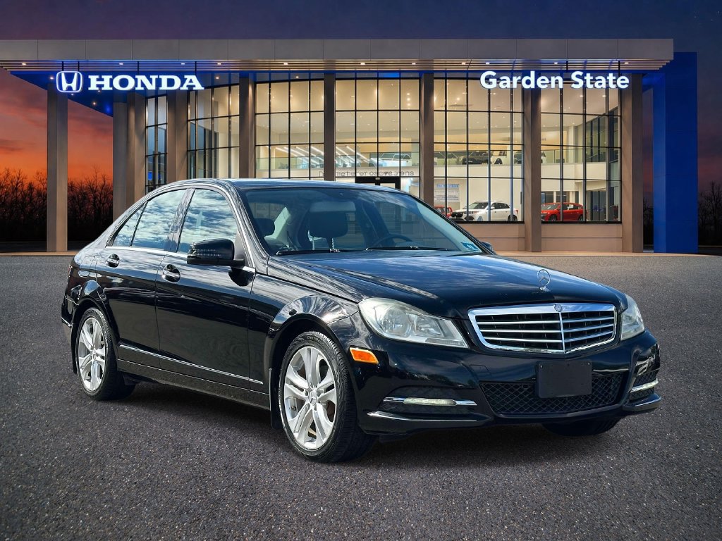 Used 2012 Mercedes-Benz C 300 4MATIC Sedan image 2