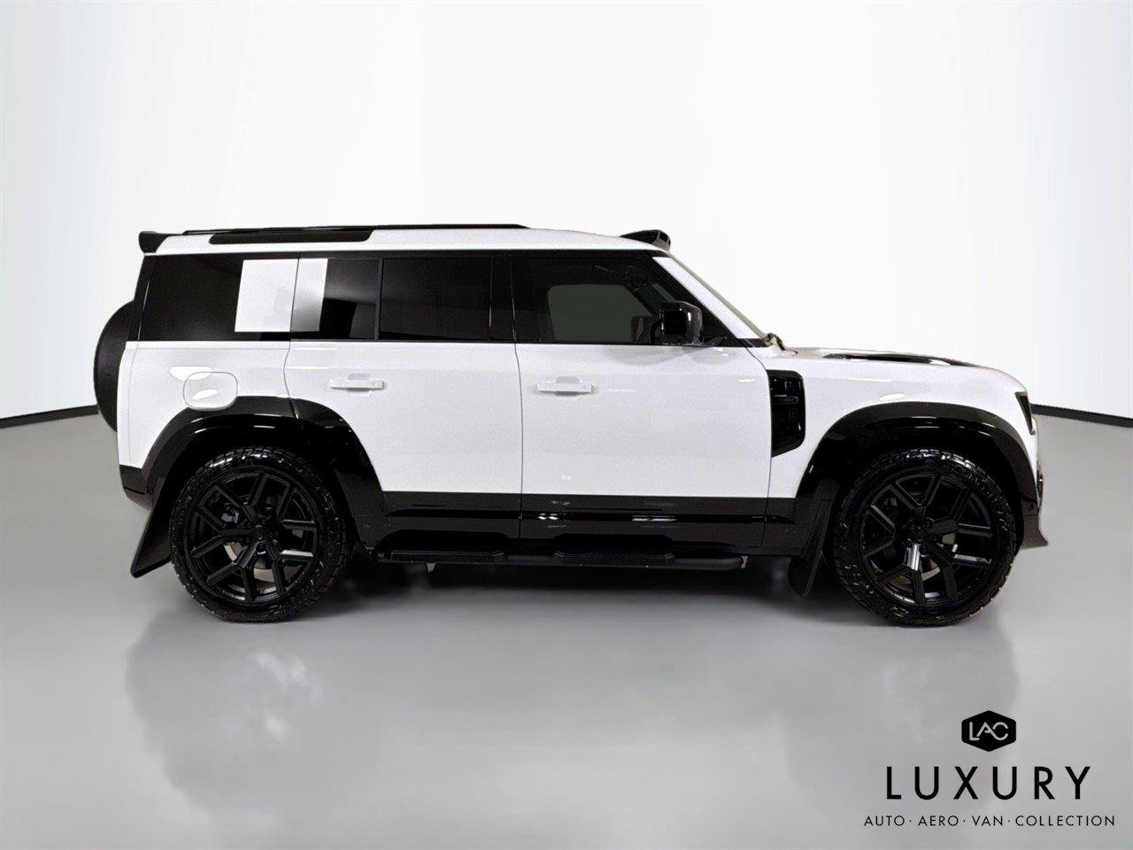 Used 2026 Land Rover Defender 110 X-Dynamic SE AWD/4WD image 4