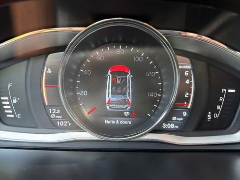 Used 2016 Volvo XC70 T5 Premier w/ Proximity Package FWD image 18