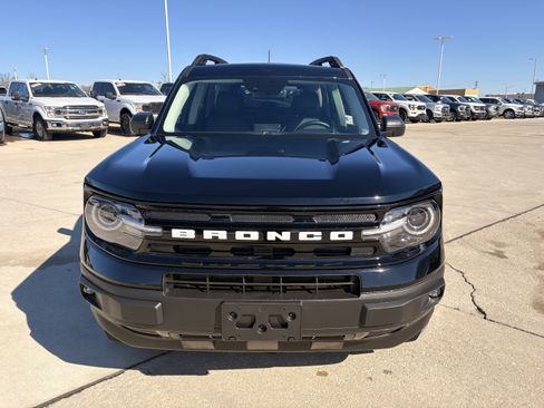 Used 2023 Ford Bronco Sport Outer Banks w/ Tech Package image 2