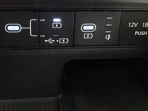 Used 2025 Hyundai Santa Cruz SEL AWD/4WD image 39