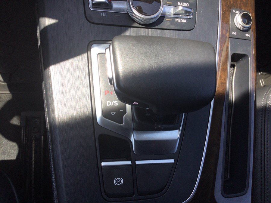 Used 2018 Audi Q5 2.0T Premium Plus w/ Premium Plus Package AWD/4WD image 36