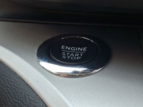Used 2023 Ford Explorer XLT w/ Equipment Group 202A AWD/4WD image 23