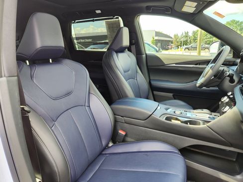 Certified 2026 INFINITI QX60 Sport w/ Dark Cargo Package AWD/4WD image 17