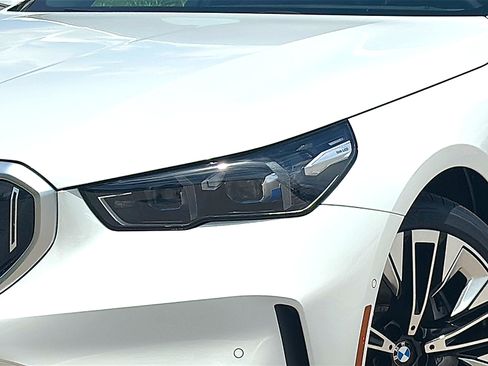 New 2026 BMW i5 eDrive40 RWD image 4