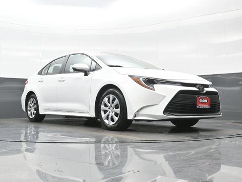 Used 2024 Toyota Corolla LE FWD image 24