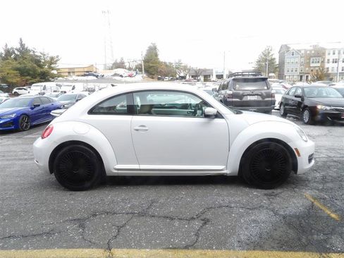Used 2016 Volkswagen Beetle SE image 6