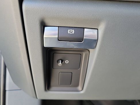 Used 2025 Land Rover Defender 130 S image 25