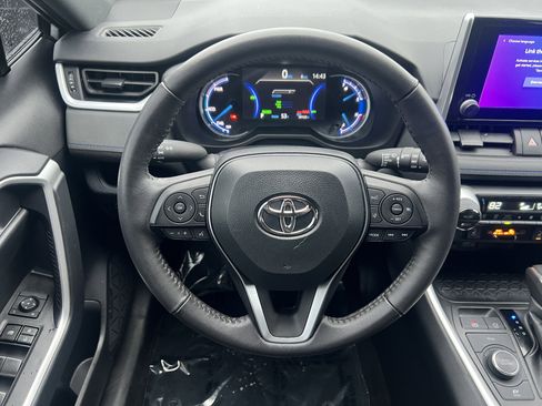Used 2024 Toyota RAV4 SE image 26