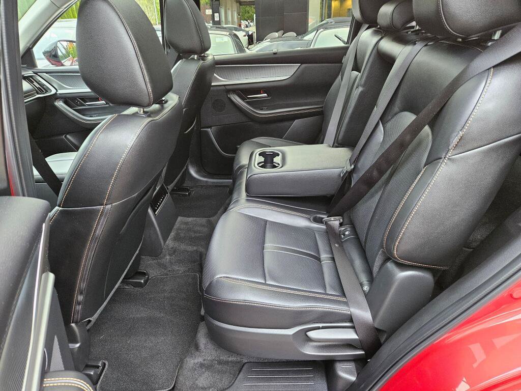 Certified 2025 MAZDA CX-70 Plug-In Hybrid w/ Premium Pkg AWD/4WD image 13
