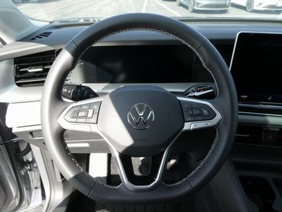 New 2025 Volkswagen Tiguan SE