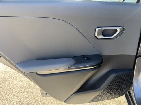 Certified 2025 Kia K4 LXS image 9
